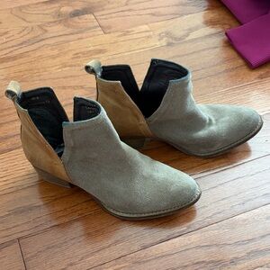 Women’s Suede Cutout Ankle Booties - Taupe